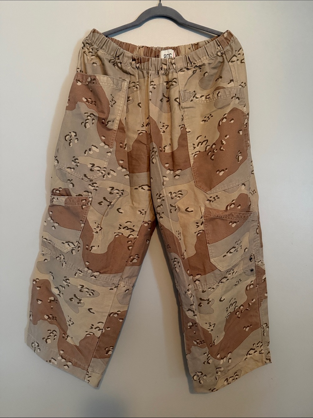 WomansDesert Camo Cargo Bottoms - Tan